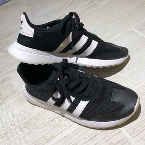 Adidas Sneakers